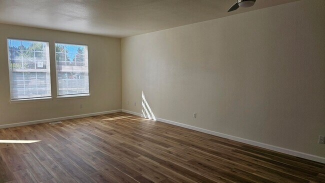 Building Photo - Shoshone Duplex
