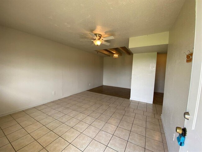 Building Photo - 500 Austin Rd