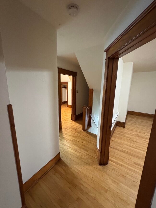 Building Photo - 303 Doty St