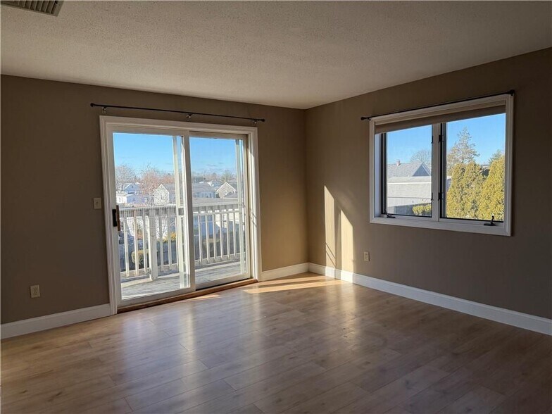 Building Photo - 724 Beverage Hill Ave