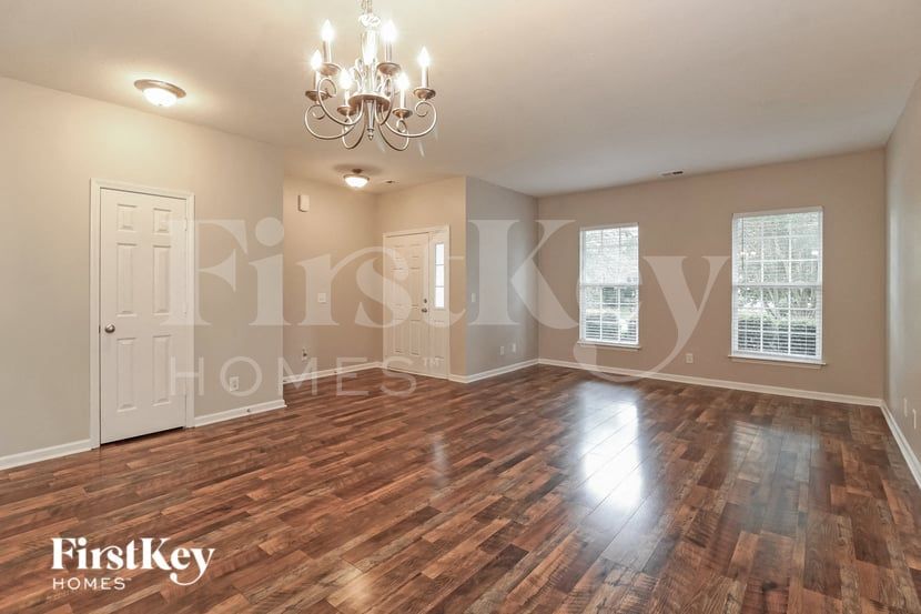 Building Photo - 4707 Shady Oak Dr