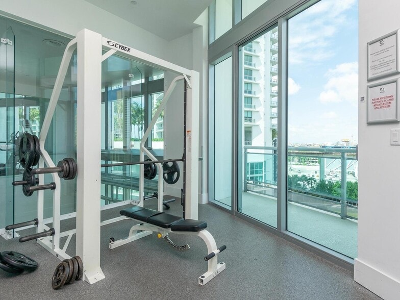 Building Photo - 350 S Miami Ave