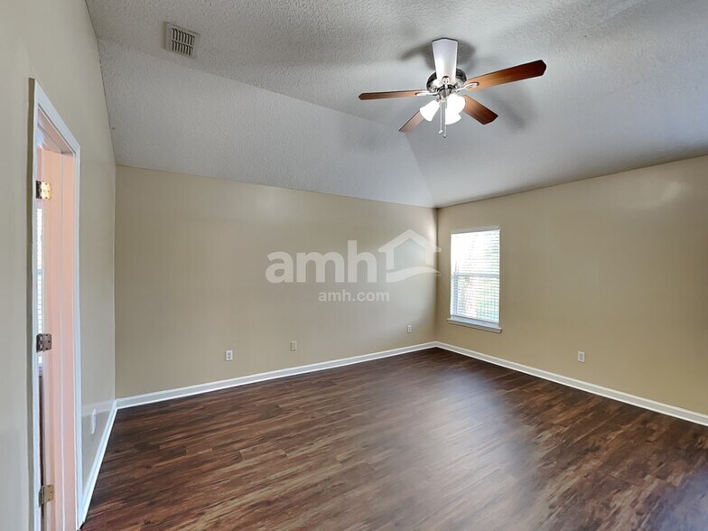 Building Photo - 1690 Rustling Dr