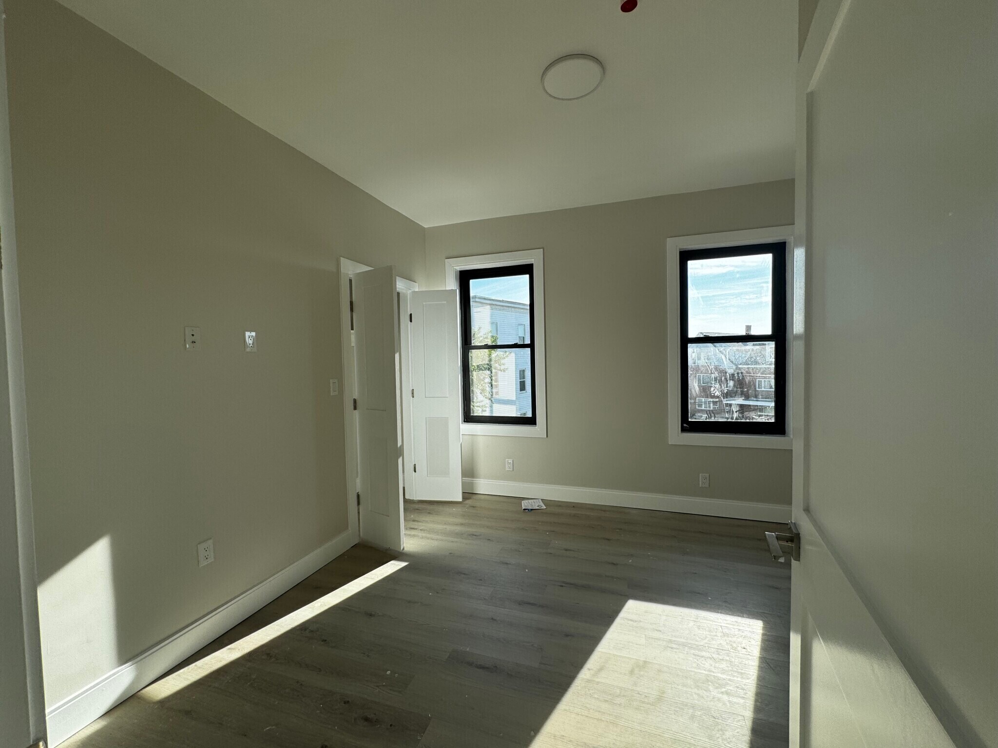 Building Photo - 56 Sachem St