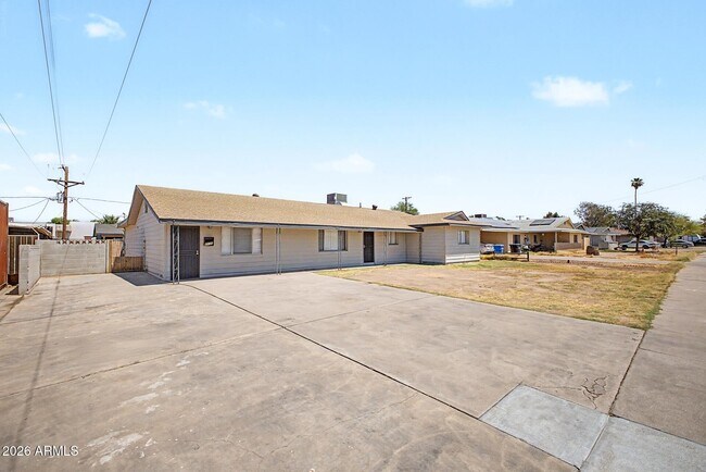 Building Photo - 6536 W Turney Ave