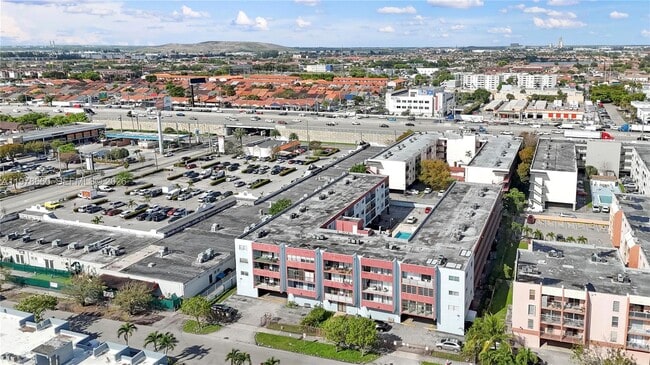 Building Photo - 6070 W 19th Ave