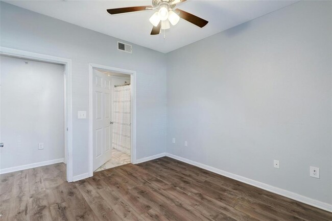 Building Photo - 2320 Gracy Farms Ln