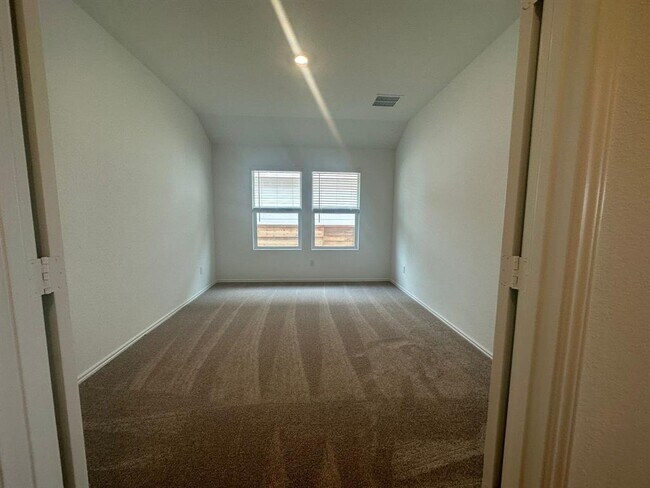 Building Photo - 176 Jeffers