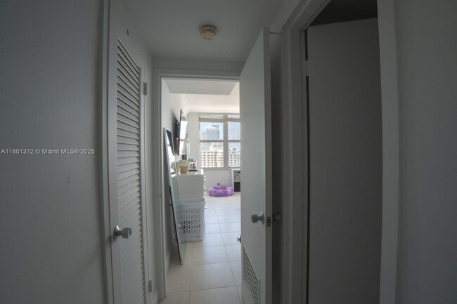 Building Photo - 4747 Collins Ave