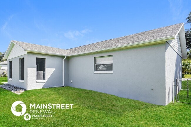 Building Photo - 4 Berry Dr