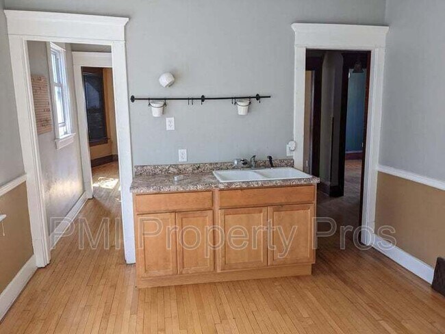 Building Photo - 3014 N 2nd St