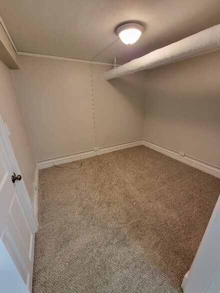 Building Photo - 2312 E Wyoming Pl