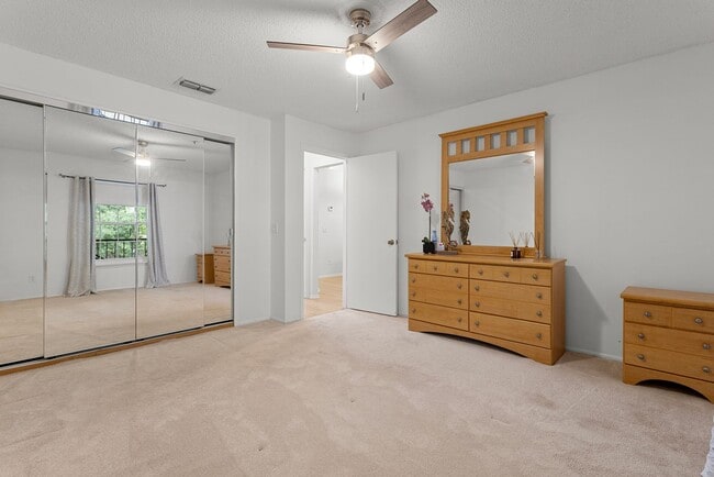 Building Photo - 128 Reserve Cir