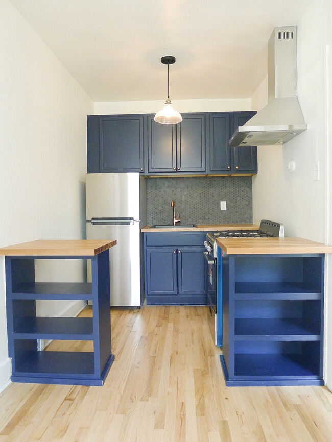 Building Photo - 1780 Van Dyke St