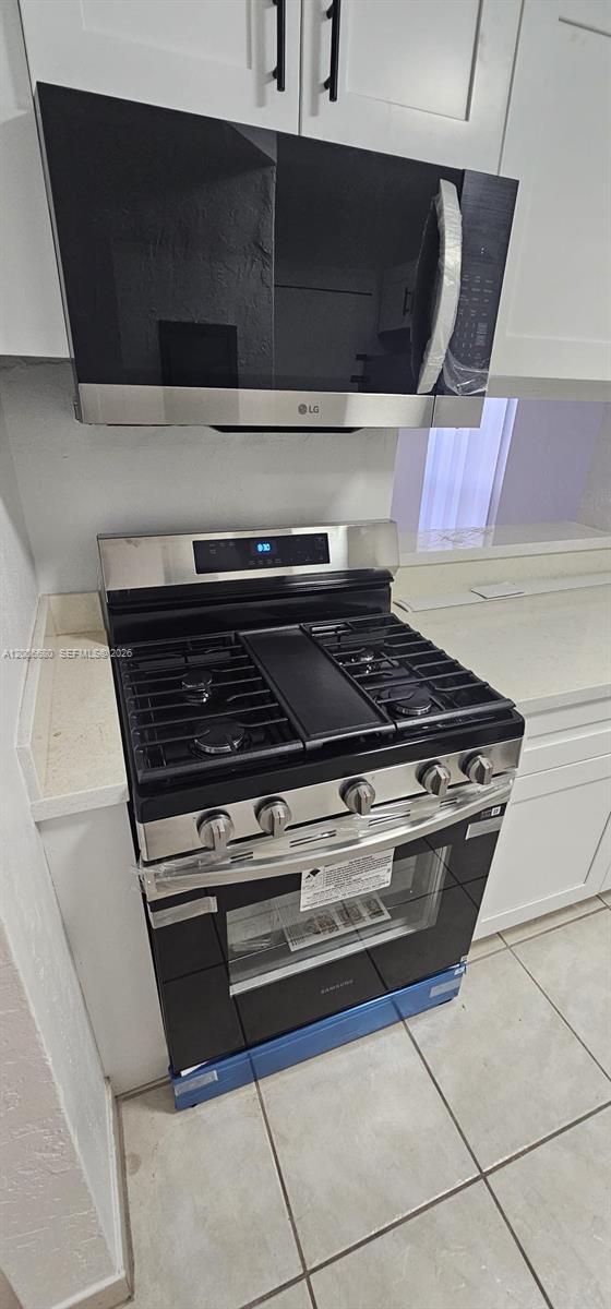 Building Photo - 6884 N Kendall Dr