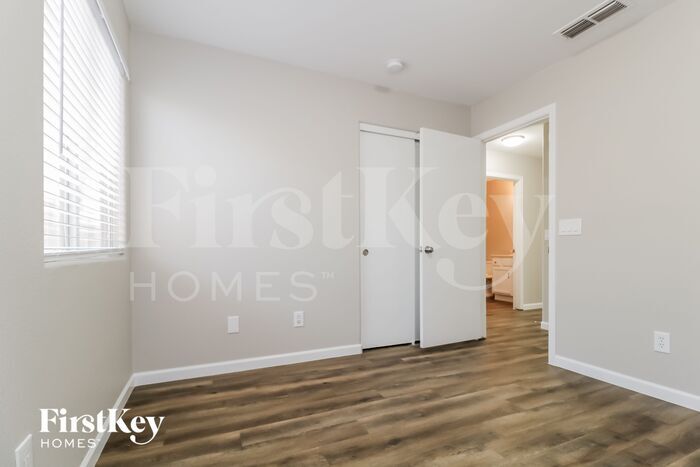 Building Photo - 13576 W Desert Ln