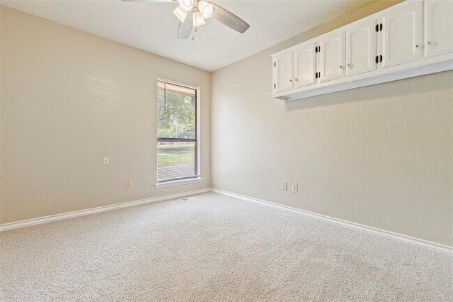 Building Photo - 57 Serenada Ln