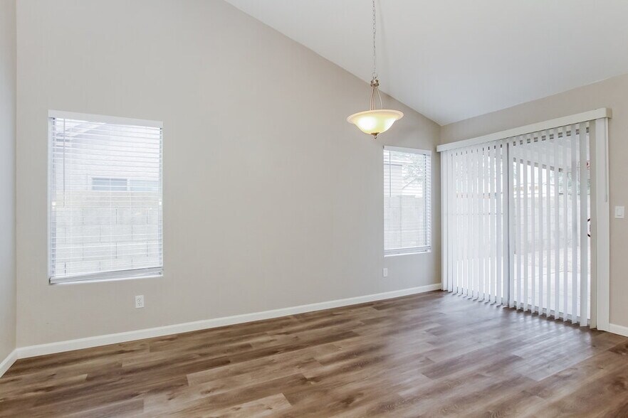 Building Photo - 5526 W Garden Dr