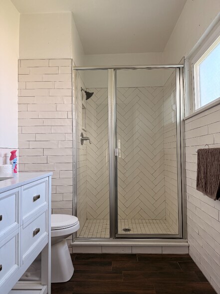 Building Photo - 1409 N Divisadero St