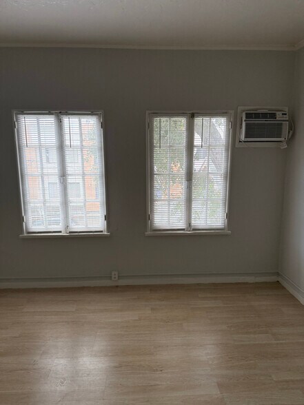 Building Photo - 628 E Elk Ave