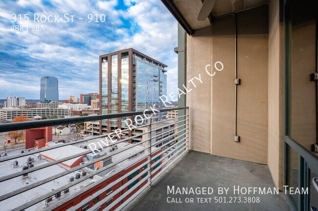Building Photo - 315 Rock St