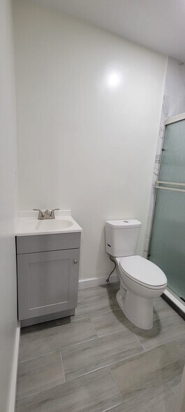 Building Photo - 600 SW 70th Ave
