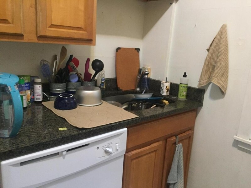 Building Photo - 80 Gordon St