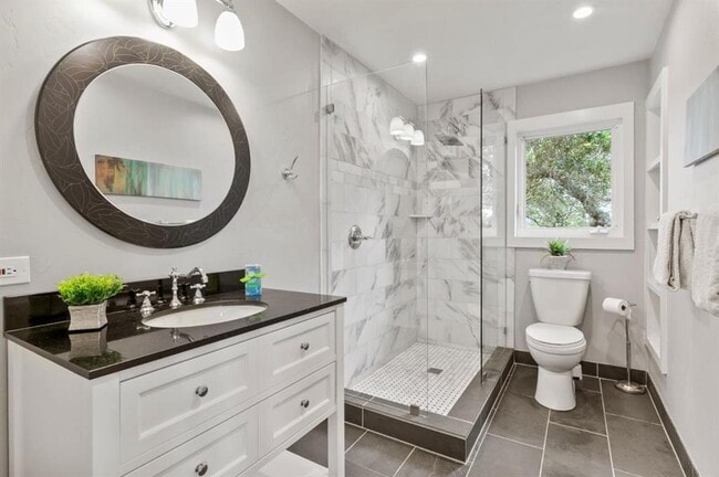 Building Photo - 30 Knollcrest Rd