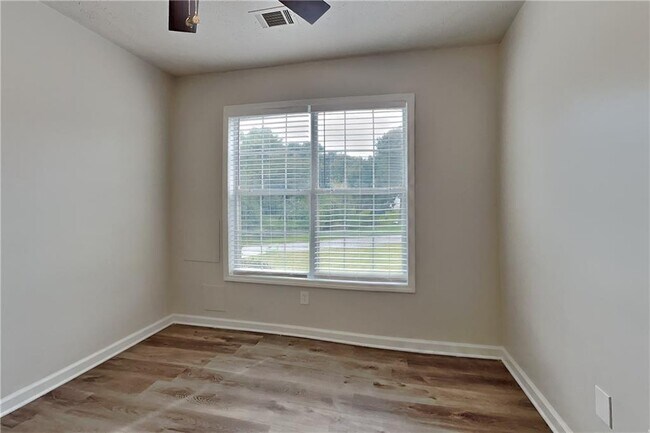 Building Photo - 3685 E Bolding Rd