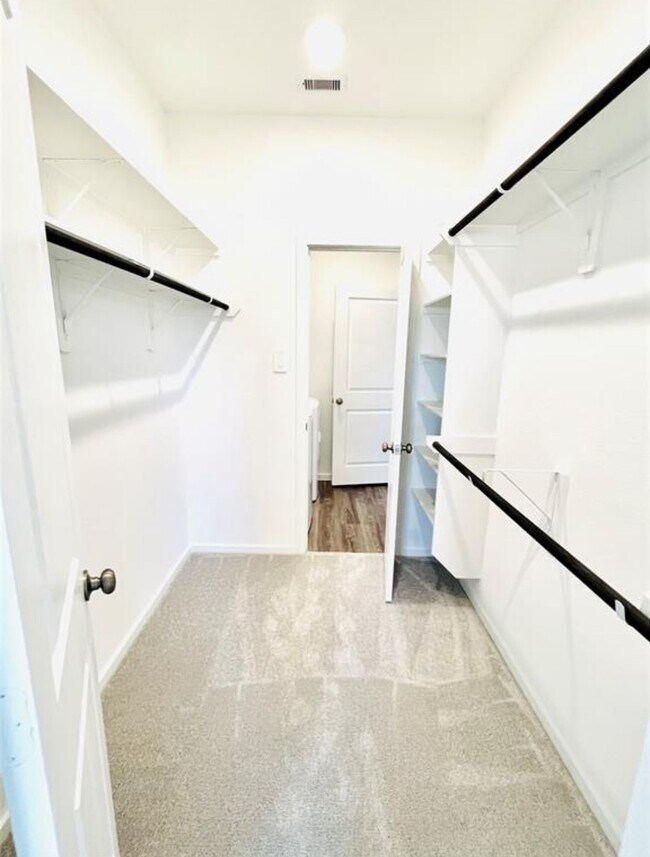 Building Photo - 22445 Mountain Pne Dr