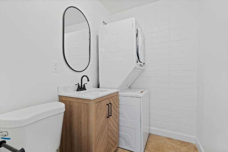 Building Photo - 2304 N 10th Ave