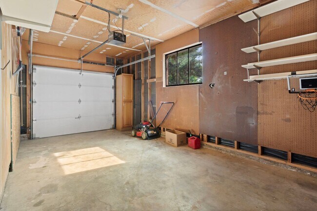 Building Photo - Charming 3BR, 2,200 Sq Ft SFR in Broomfield