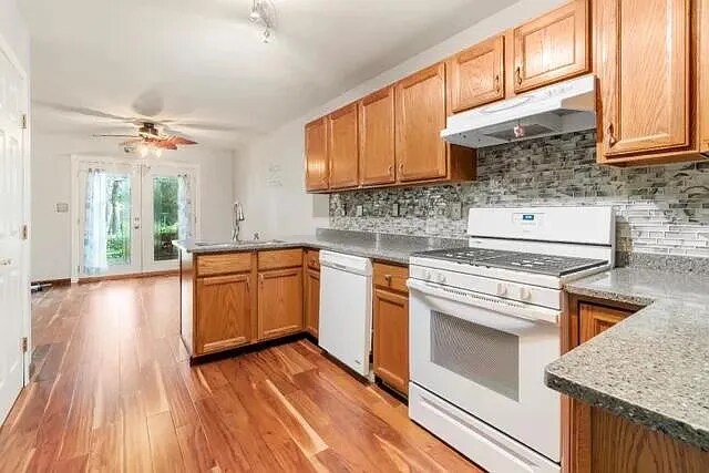 Building Photo - 6915 Swan Ln