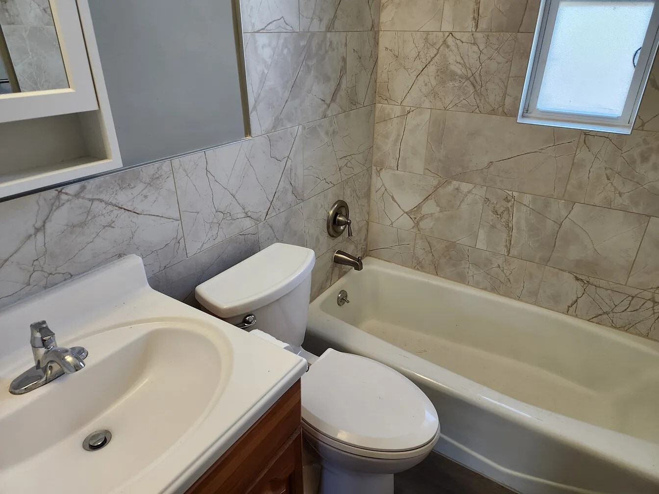 Building Photo - 1025 Broadview Blvd S