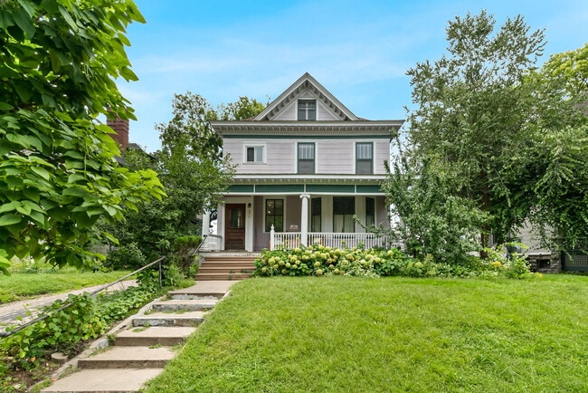 Building Photo - 2217 Aldrich Avenue South