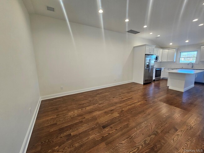Building Photo - 87 Community Rd