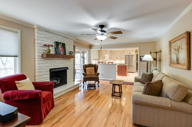 Building Photo - Shy's Hill Road Rental