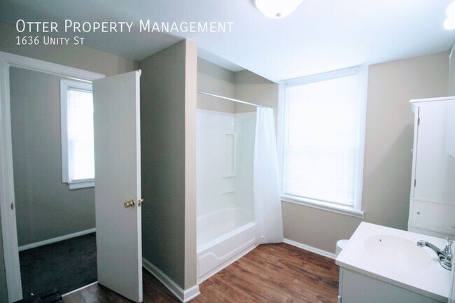 Building Photo - 1636 Unity St