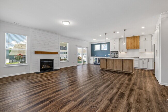 Building Photo - Spacious 5 Bedroom 3 Bath Home in highly sought after Walnut Creek!