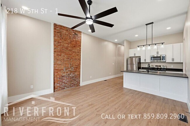 Building Photo - 218 W 5th St