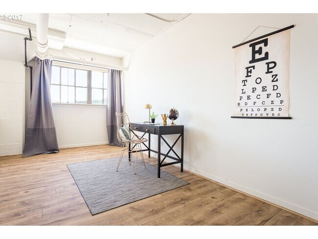 Building Photo - Historic Irving Street Lofts In The Pearl District - Top Floor Unit w/Parking/Rooftop Deck