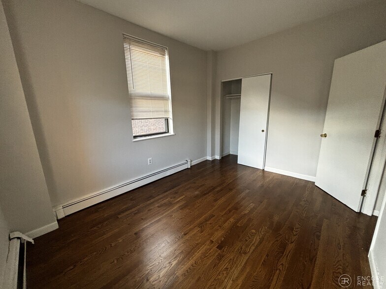 Building Photo - 15 Stearns Rd