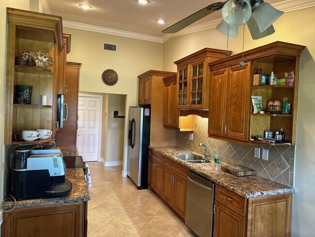 Building Photo - 6594 Casabella Ln