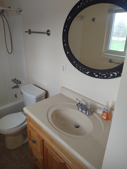 Building Photo - 41154 N Woodbury Green Dr