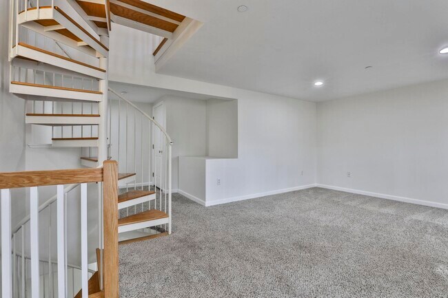 Building Photo - 92 Barrington Ave