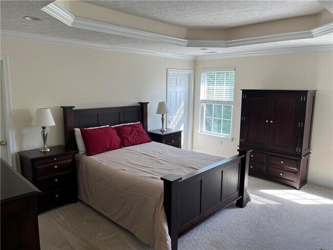 Building Photo - 266 Maple Ridge Dr