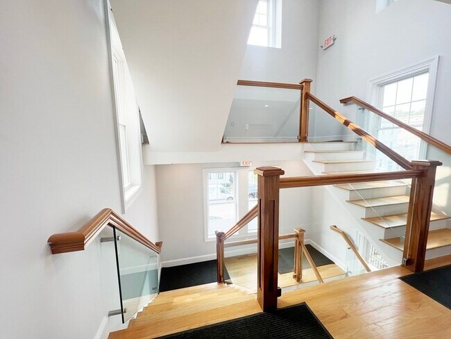 Building Photo - 214-216 E Eagle St