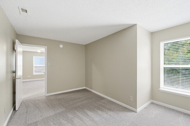 Building Photo - 2030 Orchid Bloom Ln
