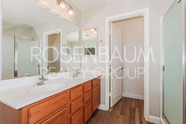 Building Photo - 298 W Dana Dr