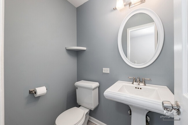 Building Photo - 350 Pearson Cir